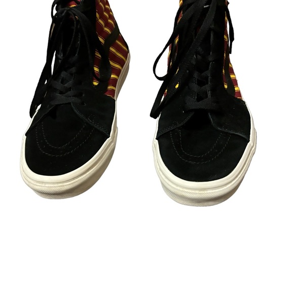 Vans Off the Wall High Top Harry Potter Gryffindor Sneakers. Size 10. - Picture 3 of 8